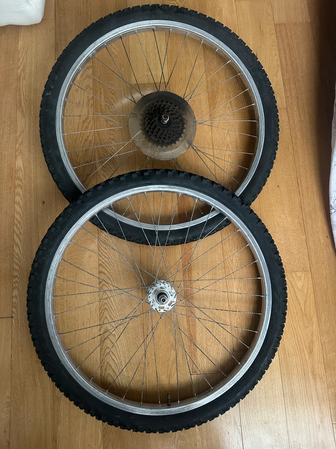 VINTAGE ARAYA 26” MTB MOUNTAIN BIKE RIM WHEEL SET / tires