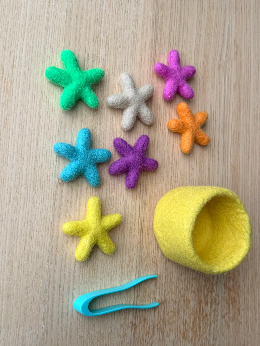 Lovevery Felt Stars and Cup Sorting Toy - photo 3