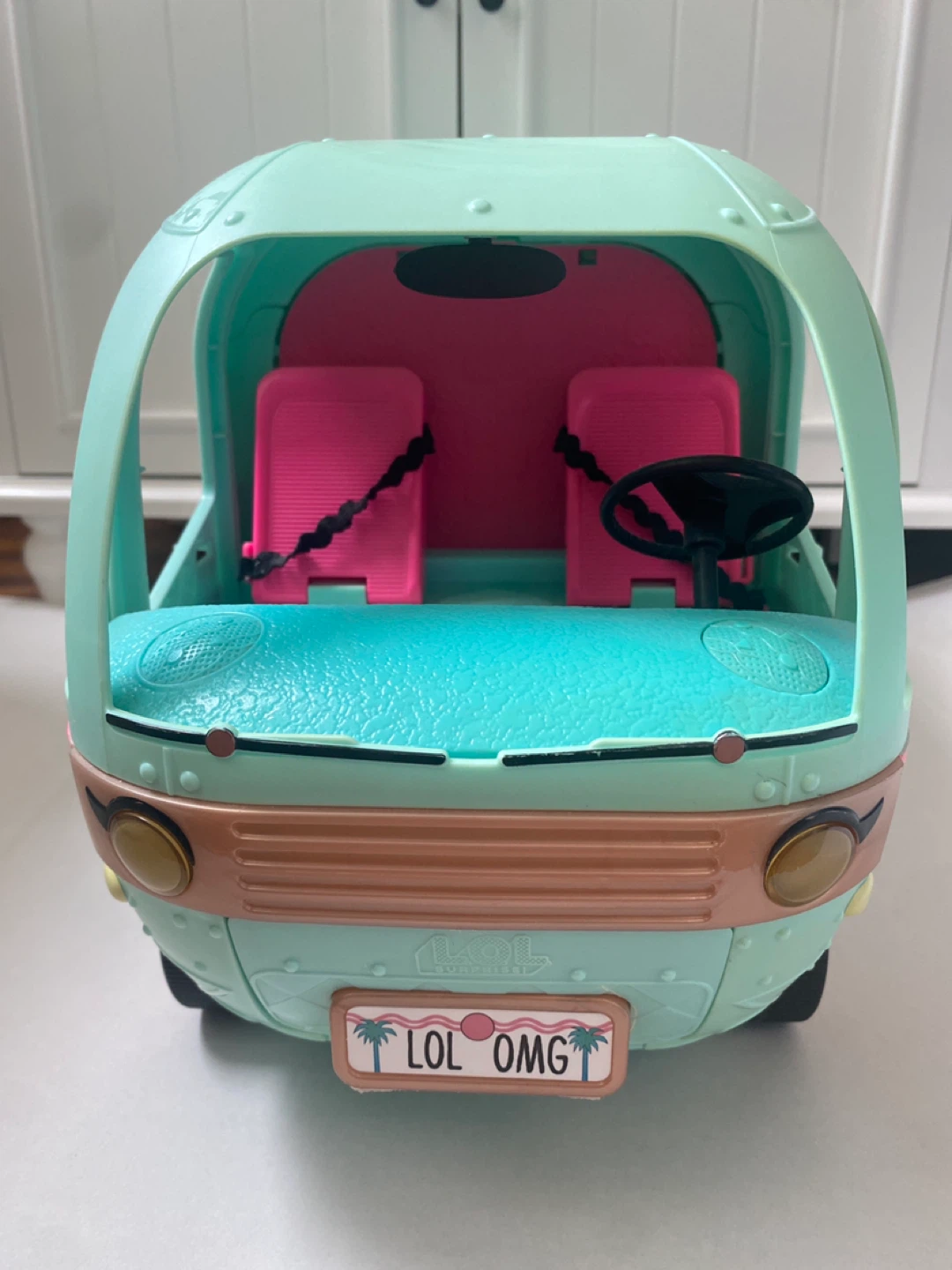 LOL Surprise OMG Doll Camper and Playset - photo 2