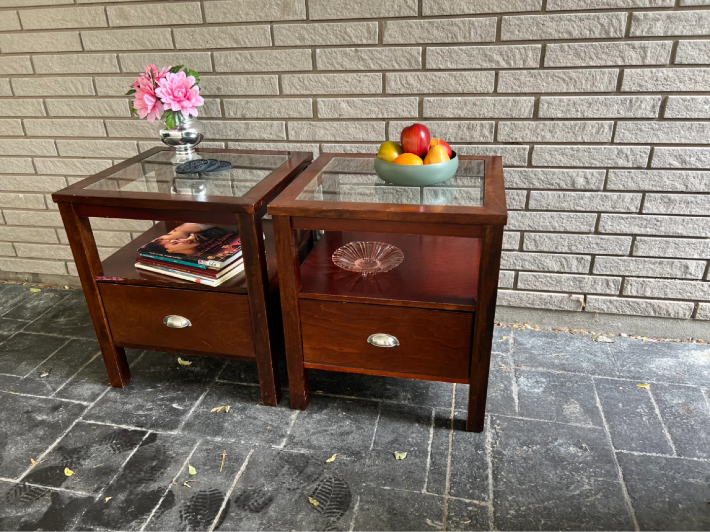 Beautiful matching end tables with accessories - photo 5