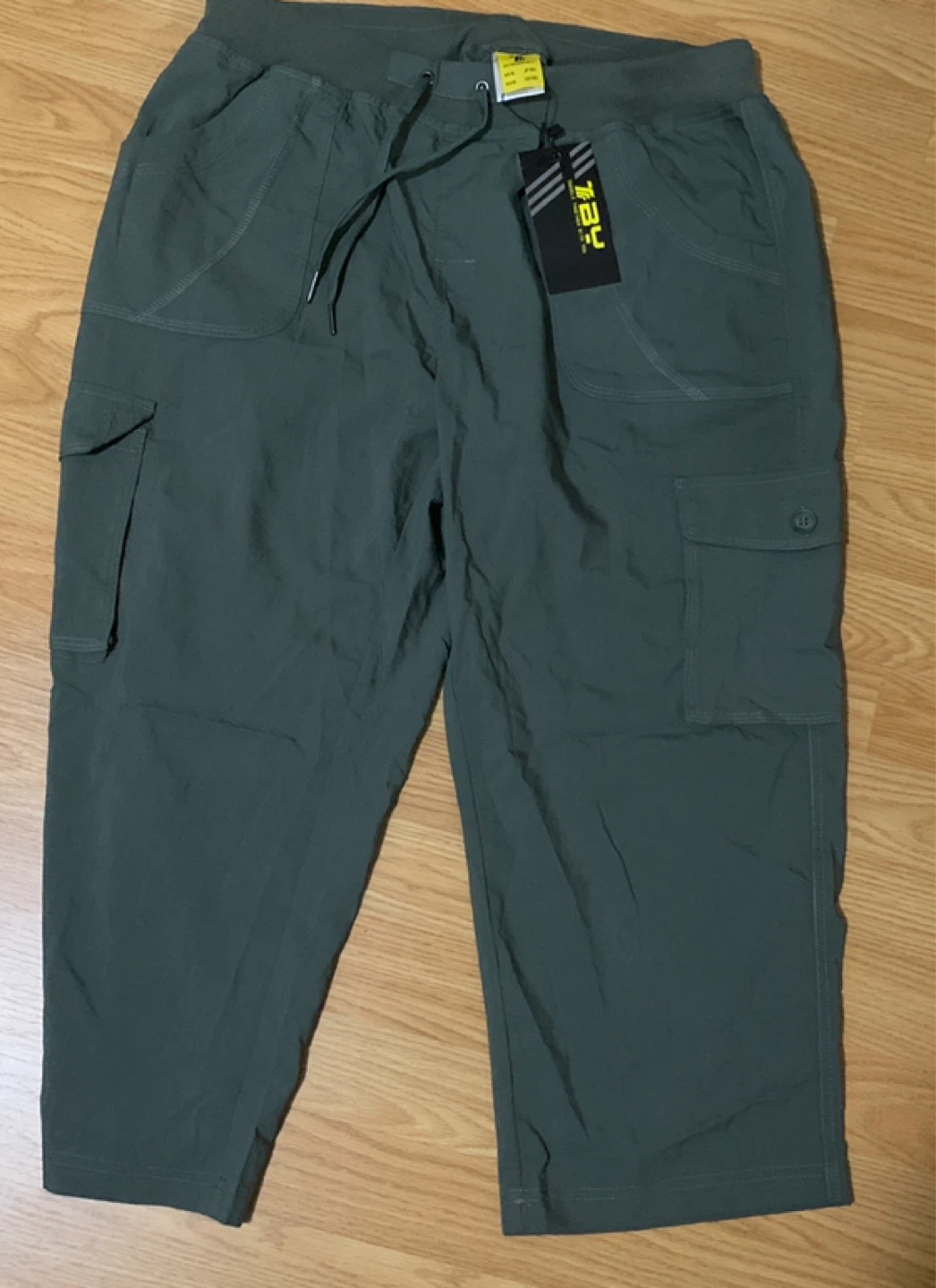 BYB Outdoorsports Cargo Capris Size XL