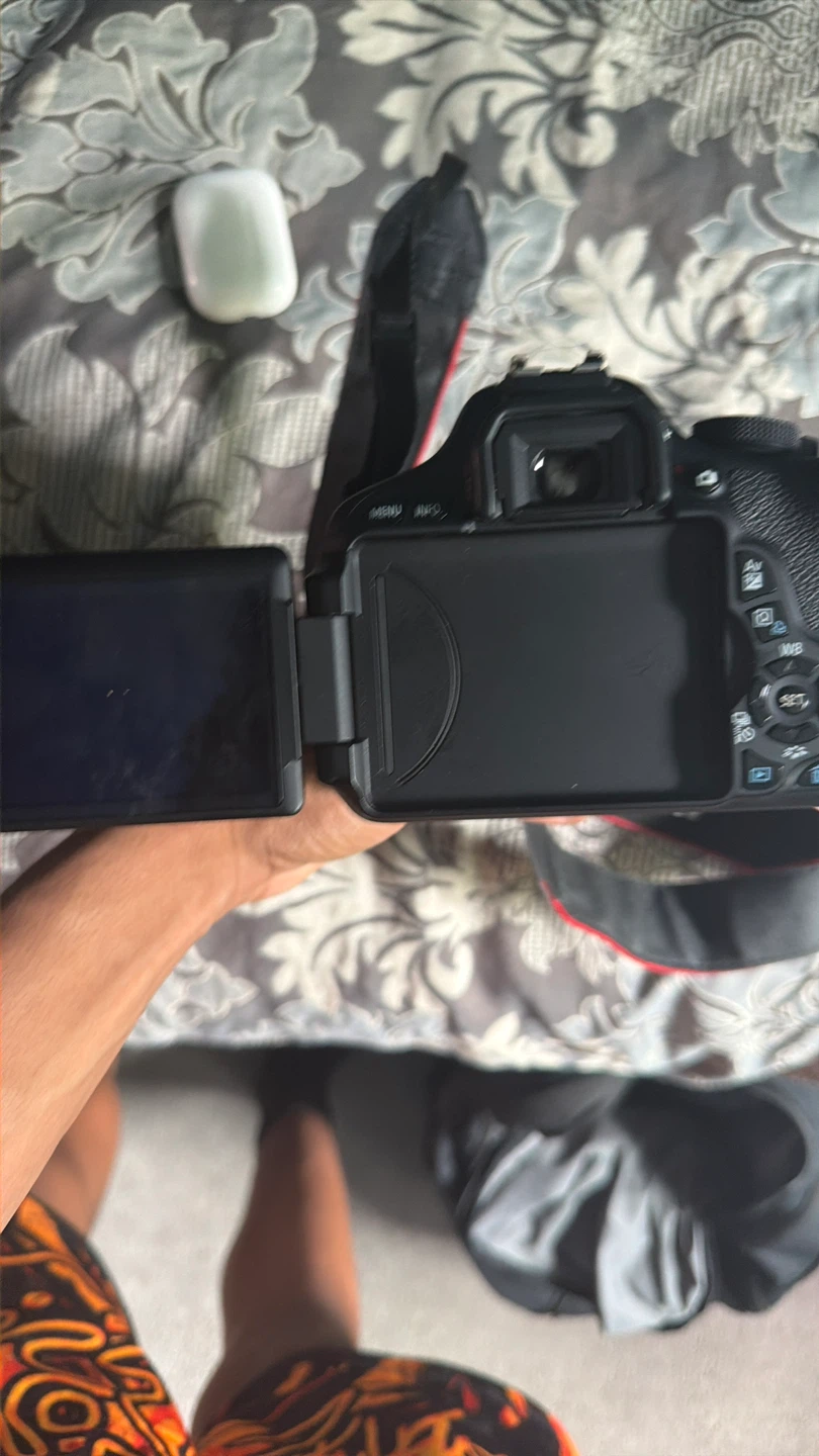 Canon EOS Rebel T7 DSLR Camera with 18-55mm Lens