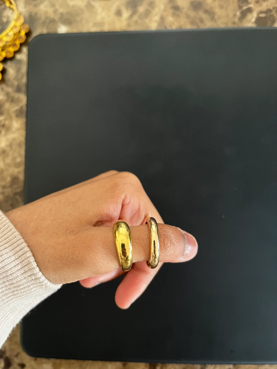 Gold colored rings - photo 2