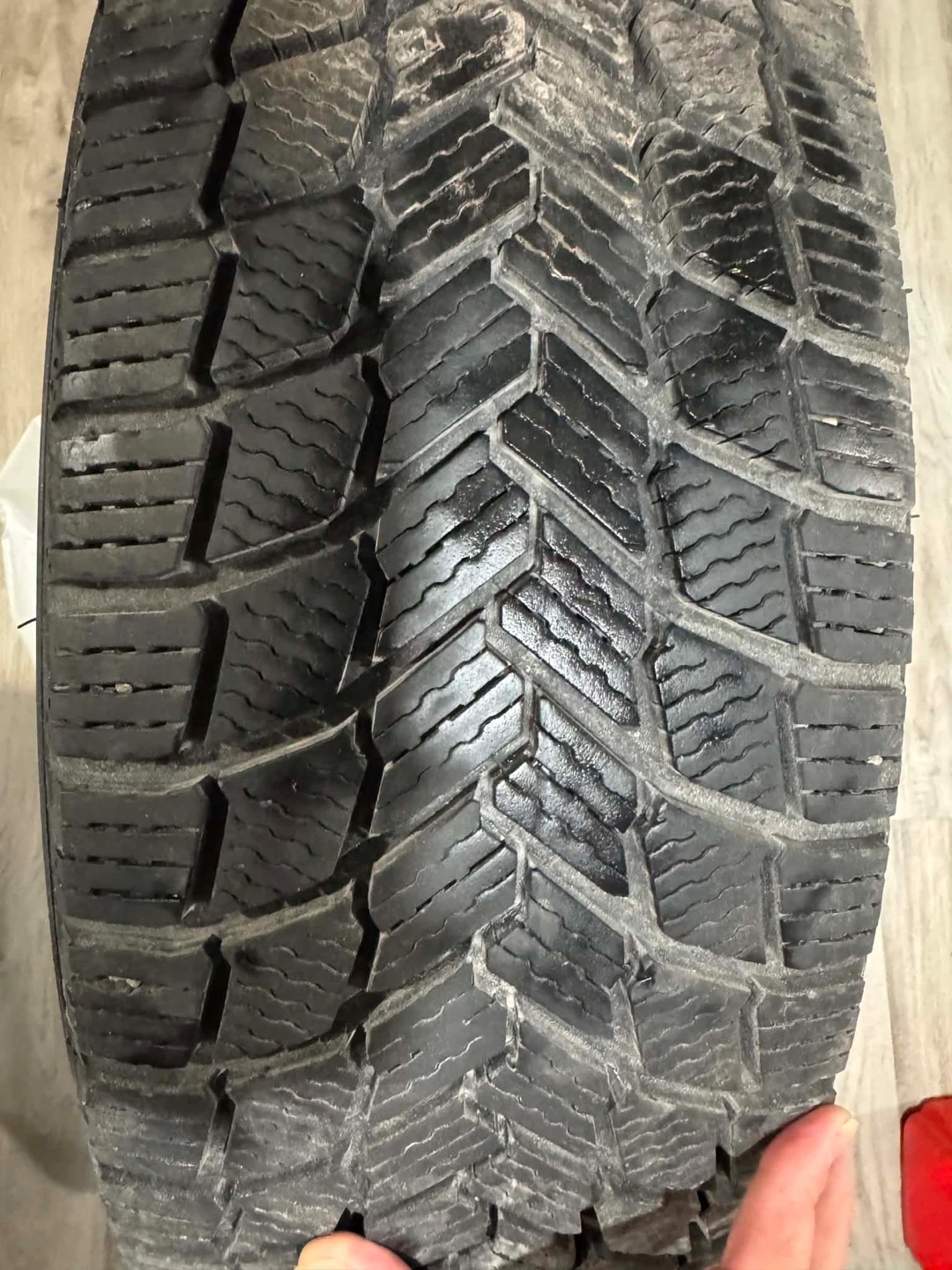 Michelin X-ICE Snow SUV 225/65 R17 tire - photo 2