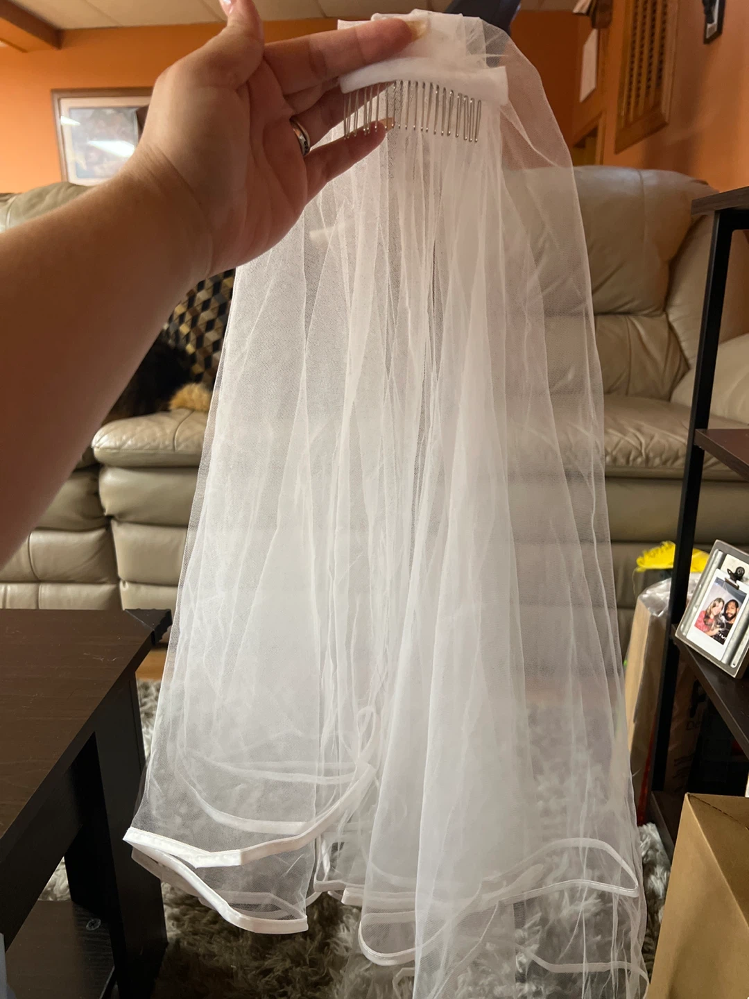 White Bridal Veil with "Bride to Be" Sash - photo 2