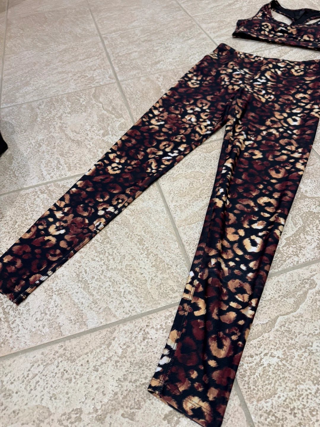 Leopard Print Sports Bra and Leggings Set - photo 3