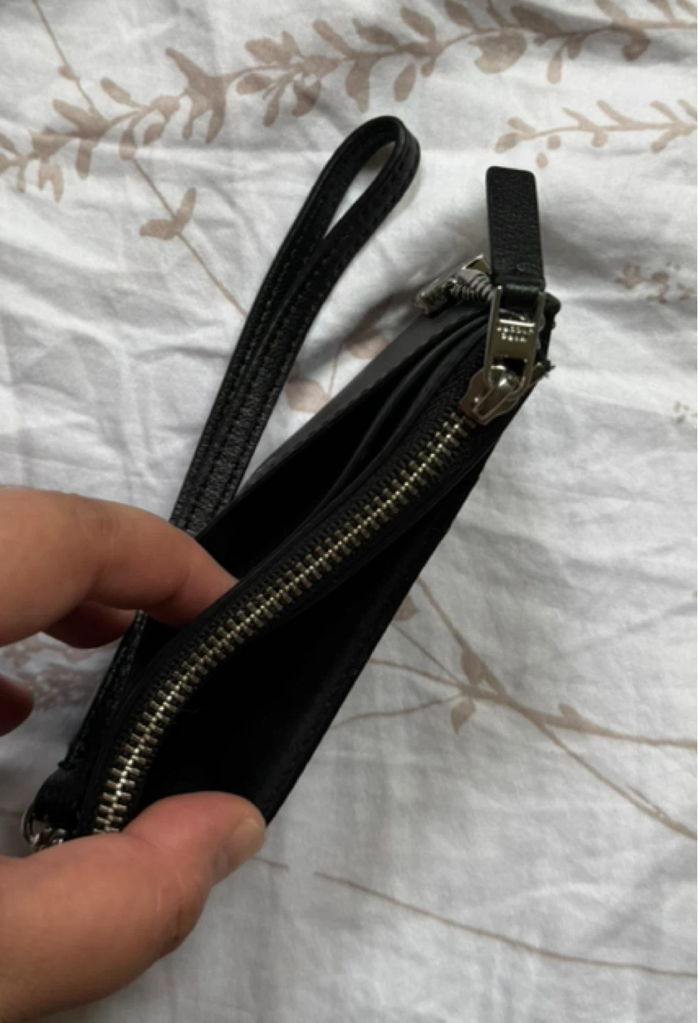 Marc Jacobs Black Leather Zip Pouch Card Coin Holder - photo 5
