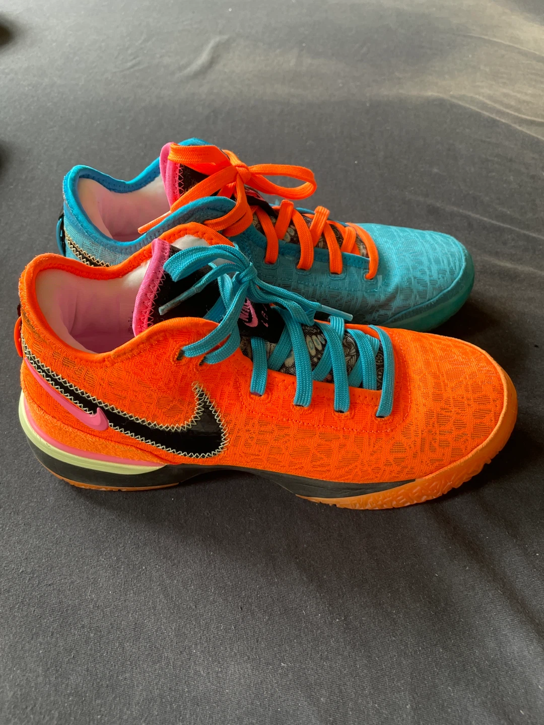 LeBron NXXT Gens basketball shoes. Size US 8.