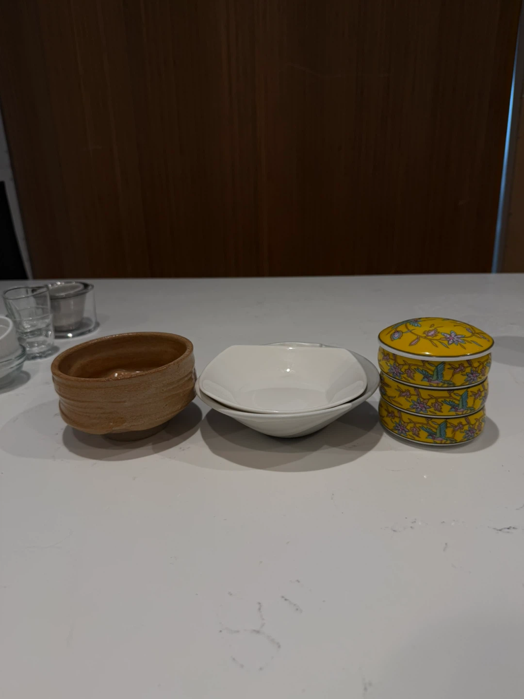 Mixed Lot of Ceramic and Glass Bowls and cups - photo 3