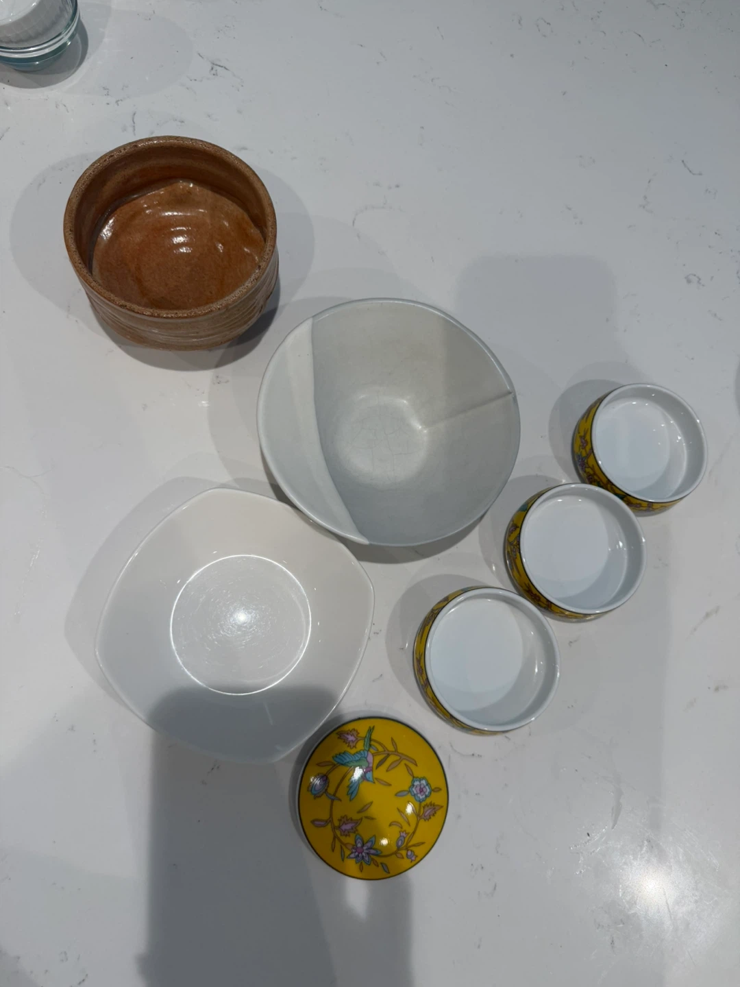 Mixed Lot of Ceramic and Glass Bowls and cups - photo 4