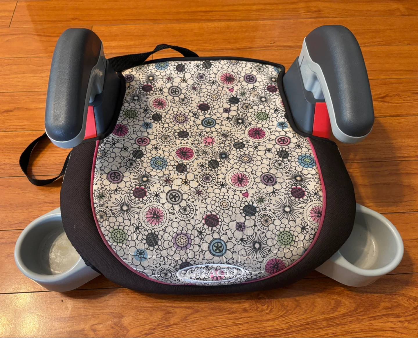 Graco Booster Car Seat (15” x 15”) - photo 2
