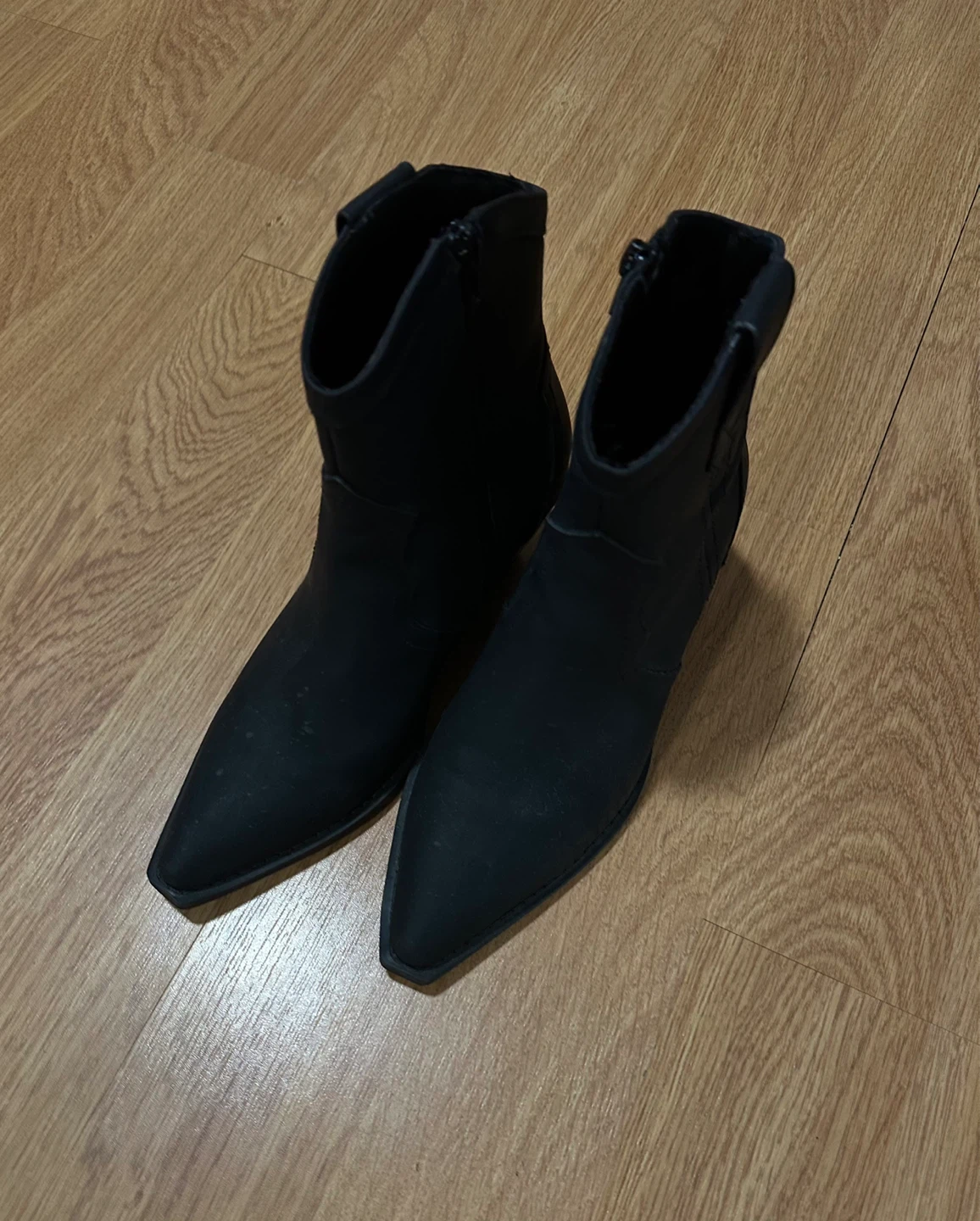 Black Ankle Boots - photo 4