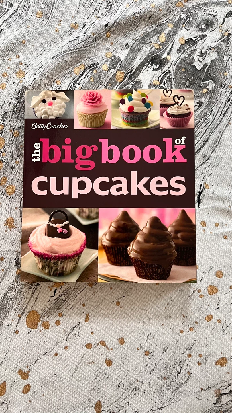 Baking and Cake Decorating Books - photo 5