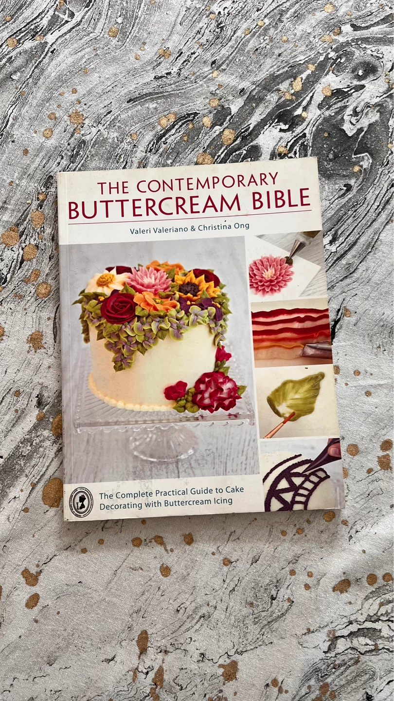 Baking and Cake Decorating Books - photo 2