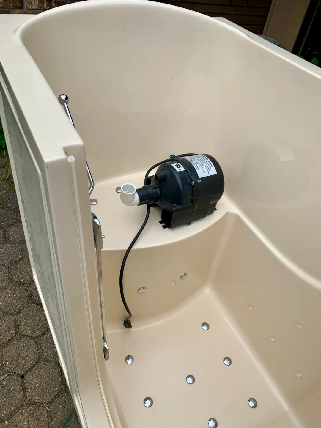 Walk-in Bathtub with Jet System - photo 3