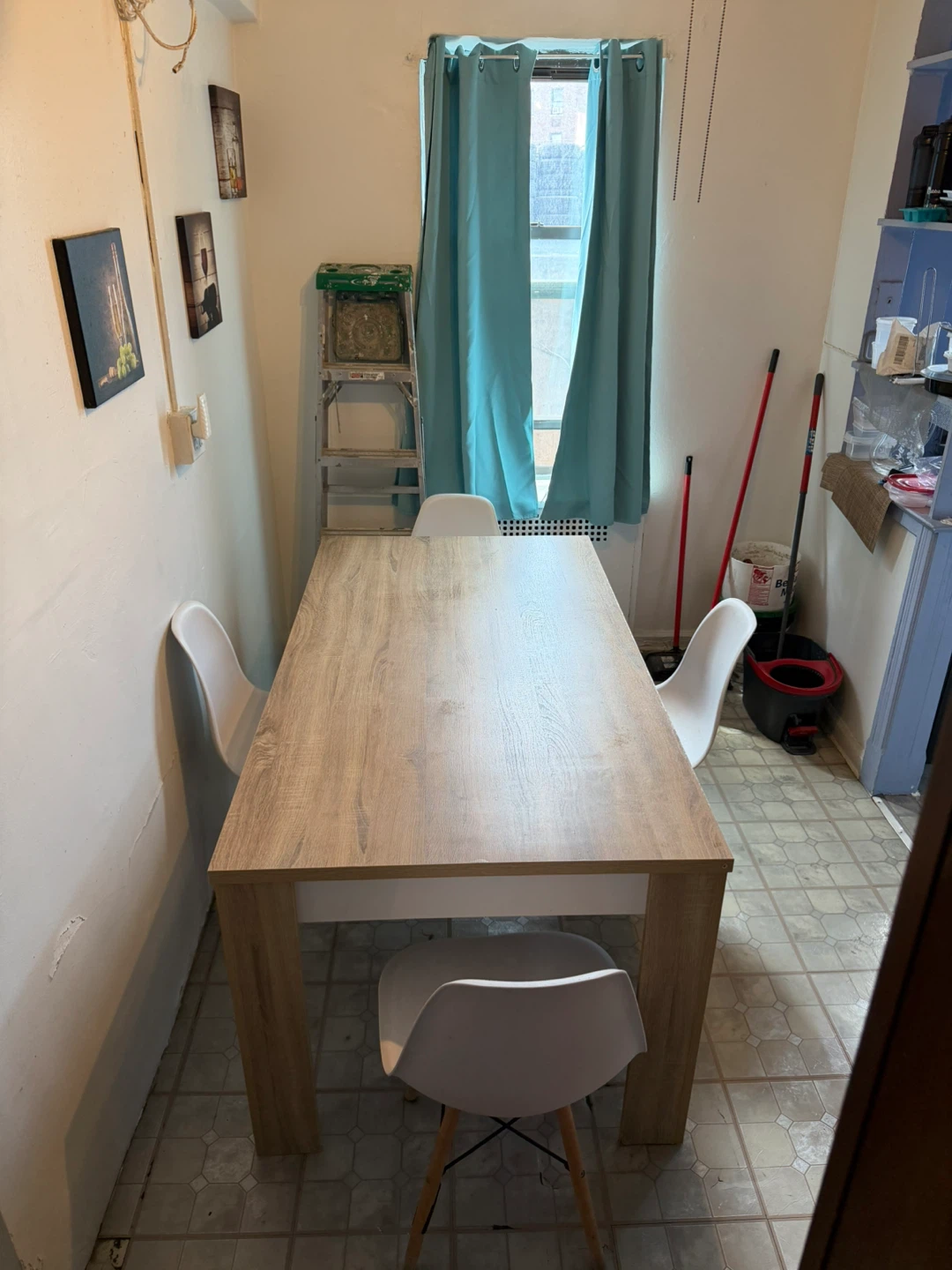 Kitchen table with 4 chairs