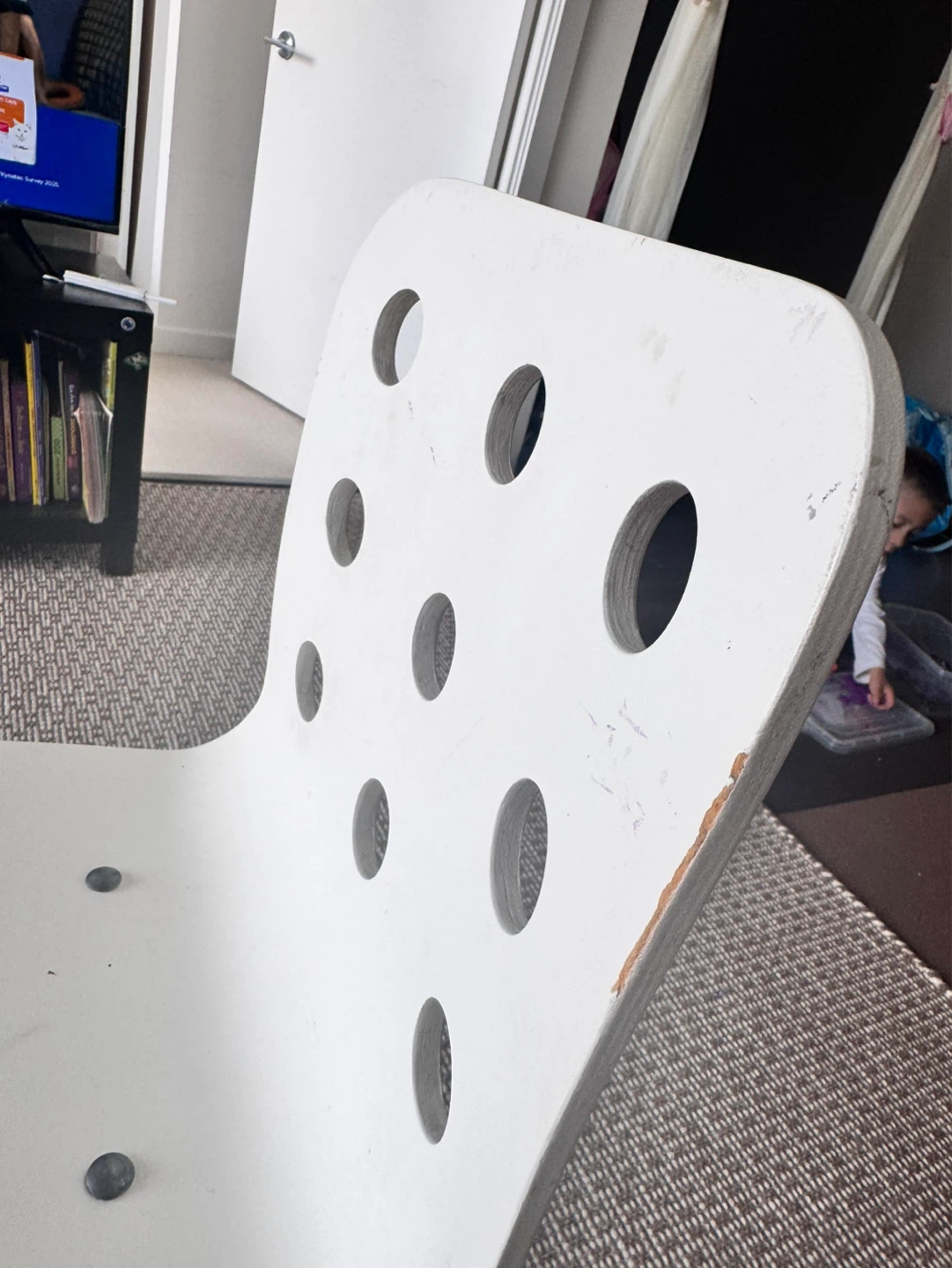 IKEA White Swivel Chair - photo 4