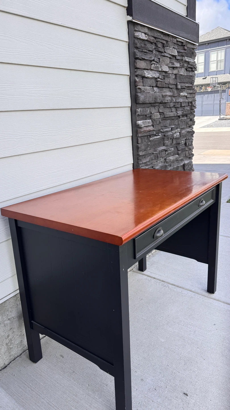 Wooden desk with drawer - photo 4