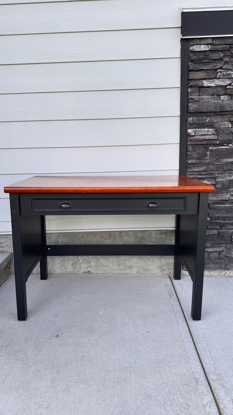Wooden desk with drawer