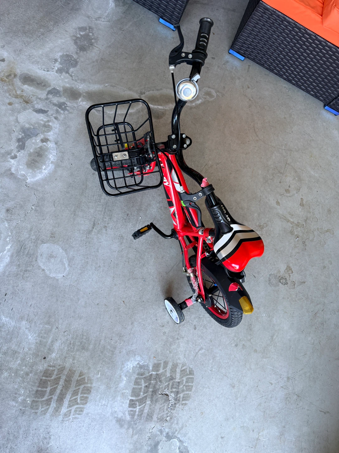 Red Kids Bike , back wheel wobbles need bit adjustment - photo 2