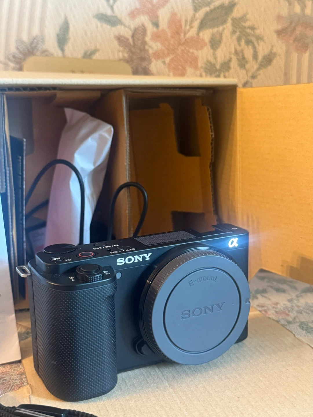 Sony ZV-E10 Mirrorless Camera - photo 3