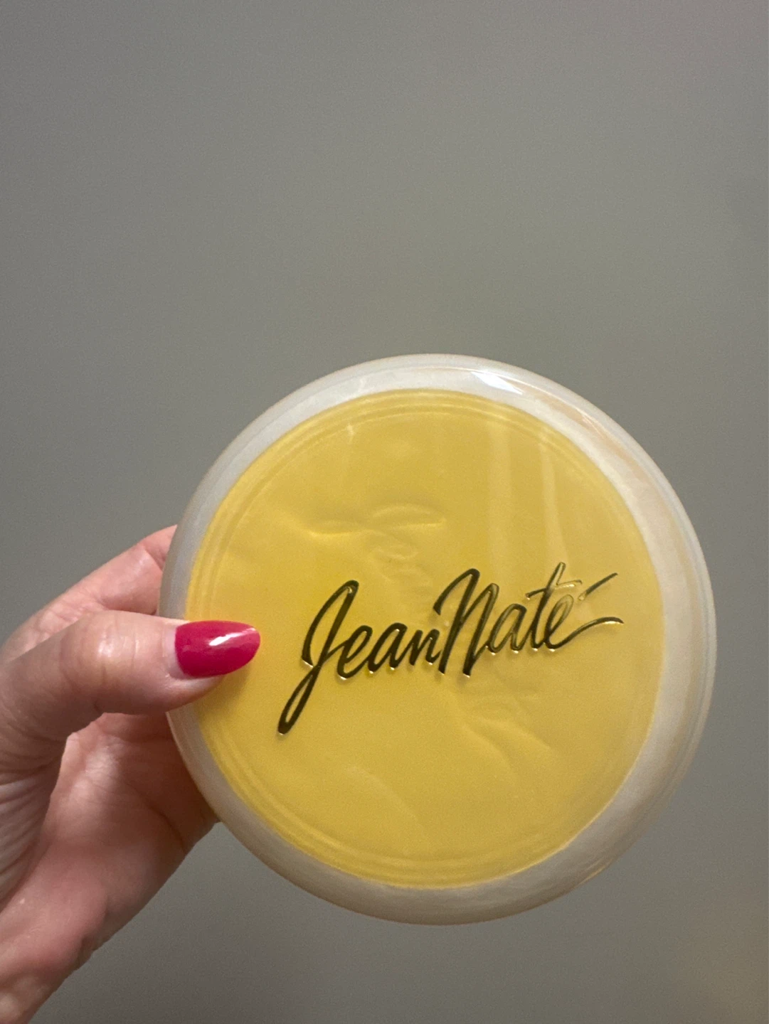 Jean Naté Perfumed Bath Powder 6 oz - photo 2