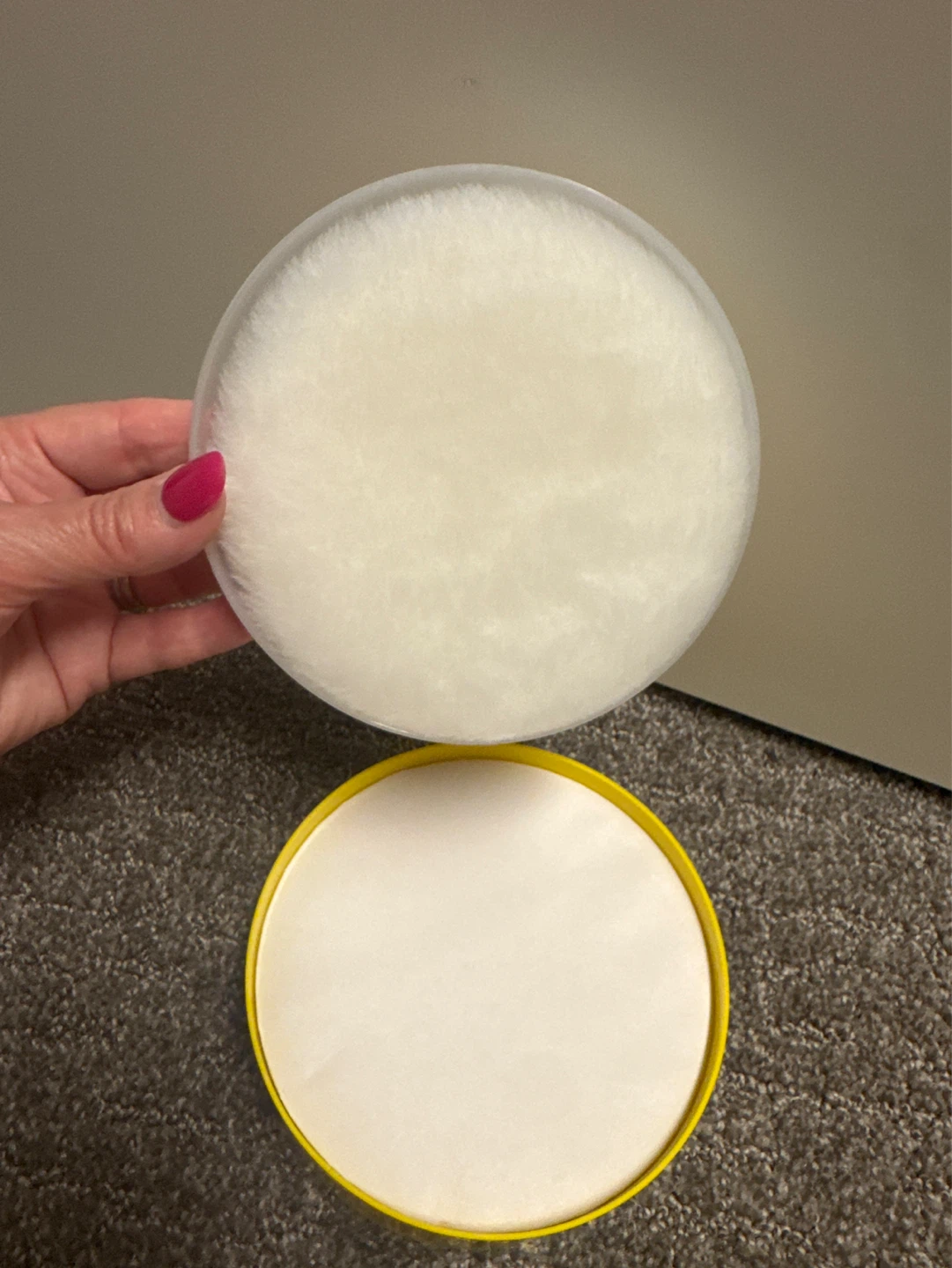 Jean Naté Perfumed Bath Powder 6 oz - photo 4