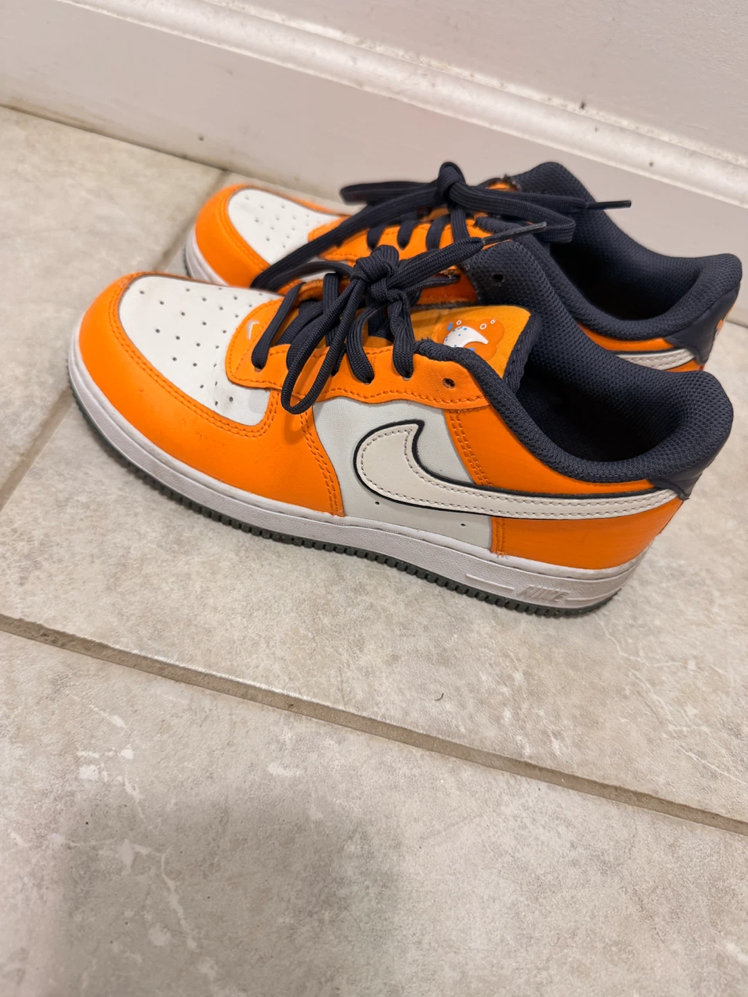 NIKE AIR FORCE Youth size