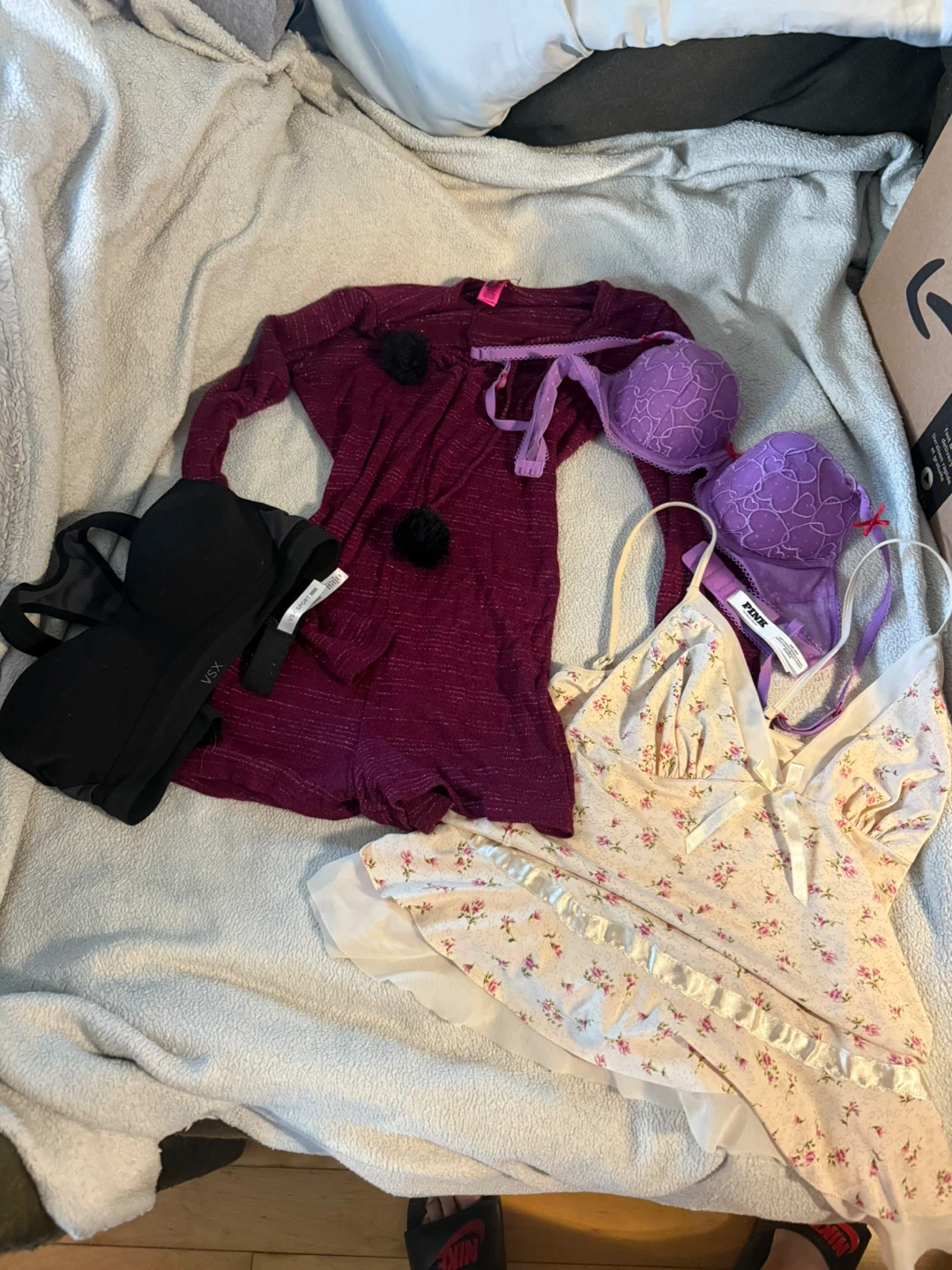 Victoria Secret (GARAGE SALE)