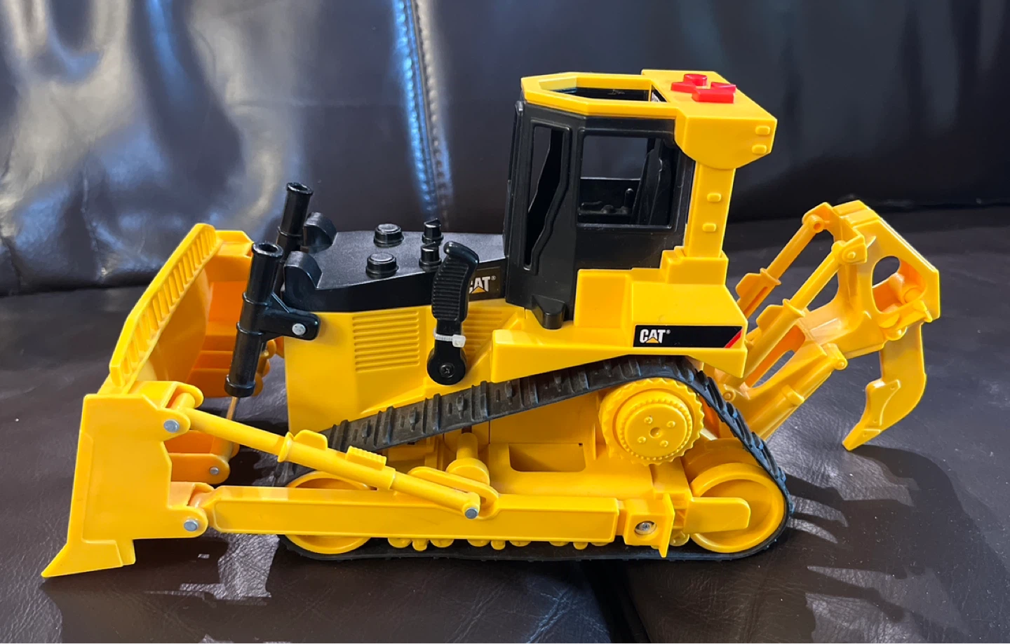 CAT Toy Bulldozer with Grapple