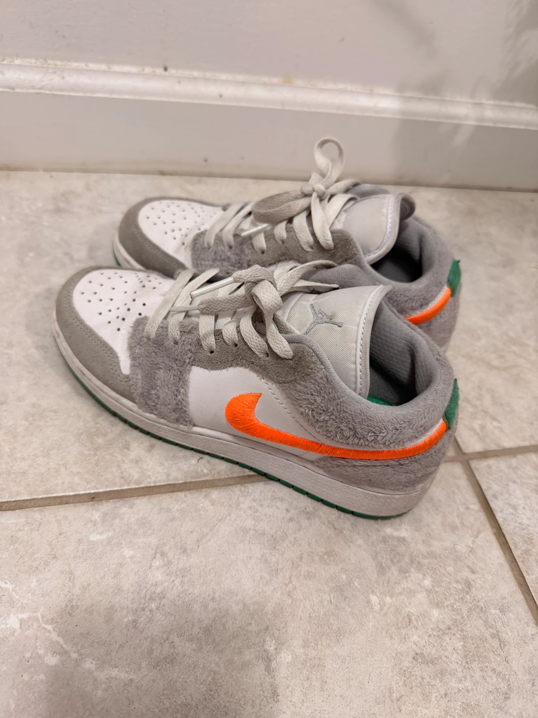 Jordan 1 Low SE "Fuzzy Grey Orange" Kids Shoes