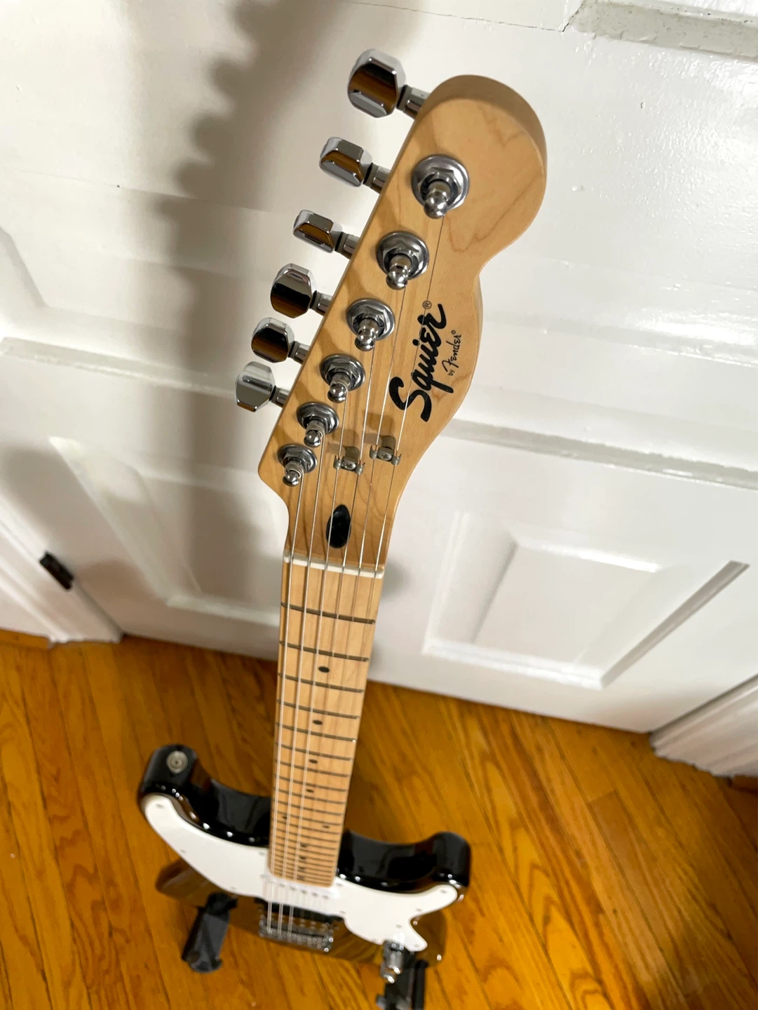 2005 Squier Black '51 Electric Guitar - photo 2