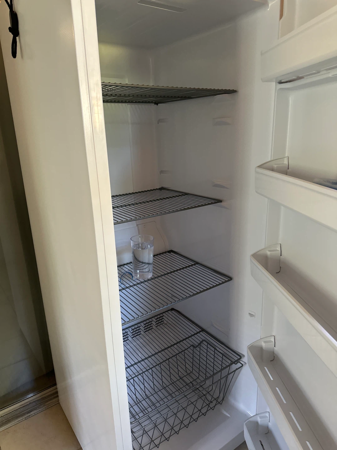 Frigidaire Freezer - photo 4