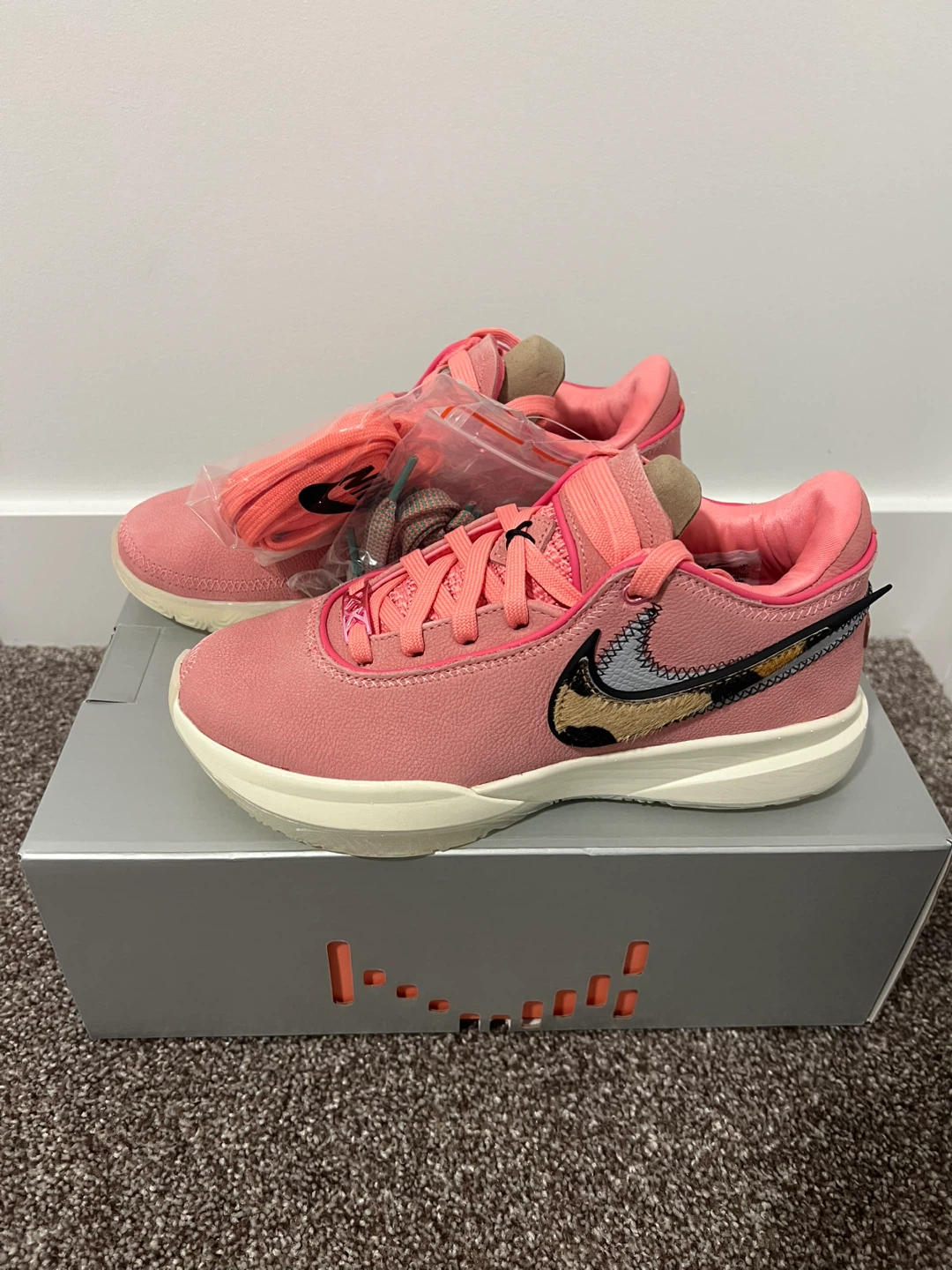 Yeezy, Lebron, Nike, Jordan - photo 2