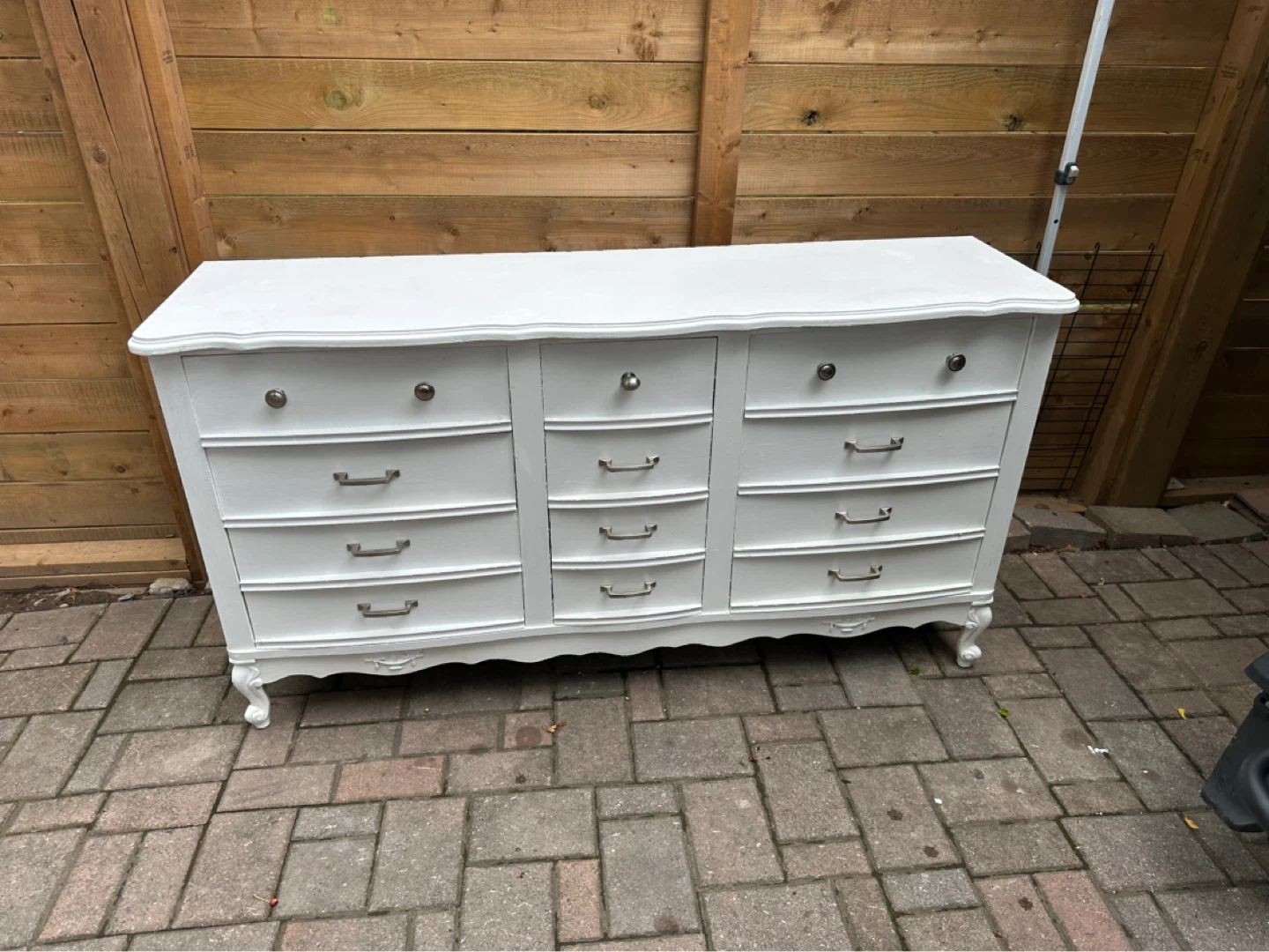 White 9‑Drawer Dresser – Solid Wood, Vintage Style