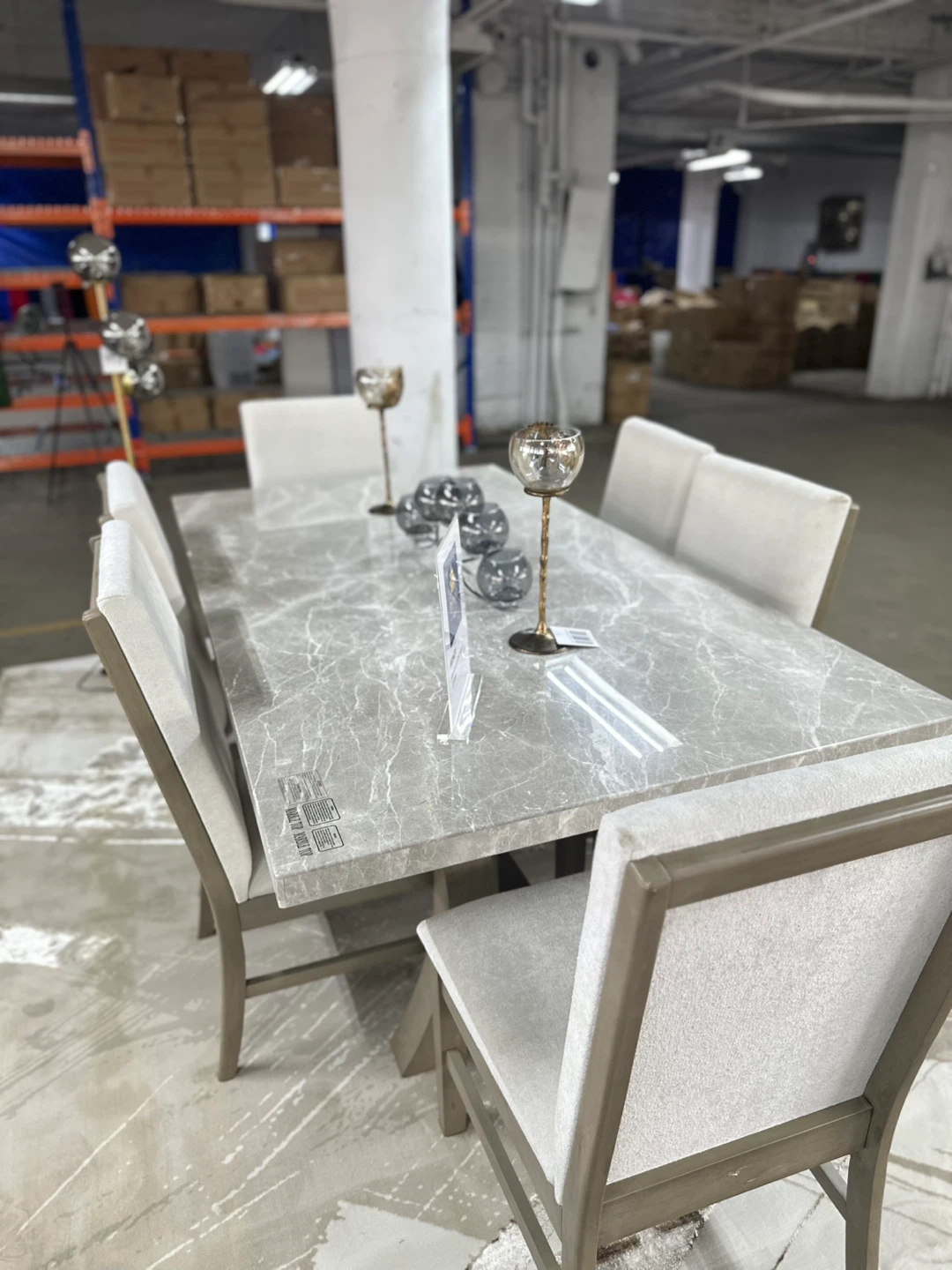 Dining table + 6 chairs