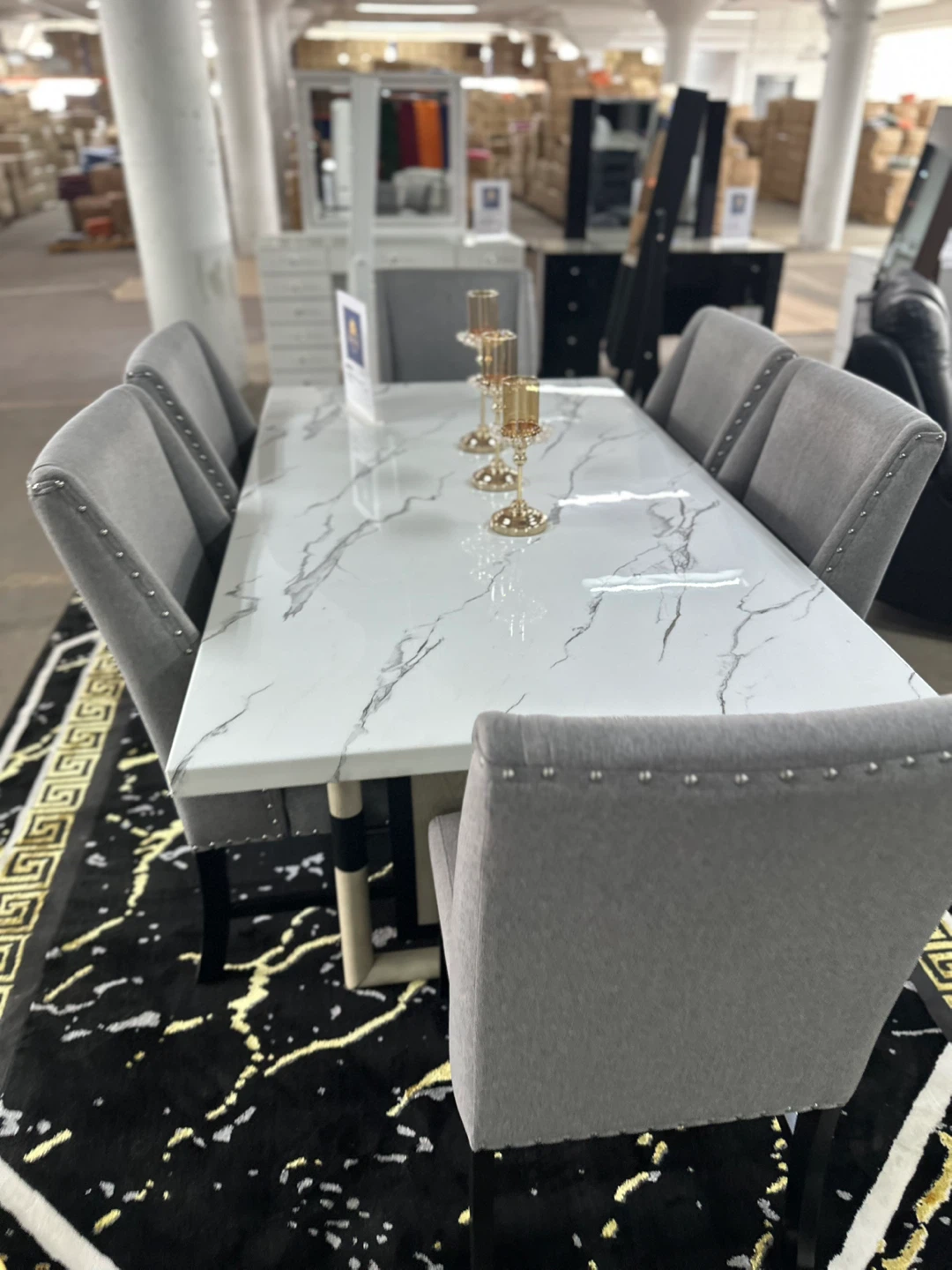 Dining table + 6 chairs