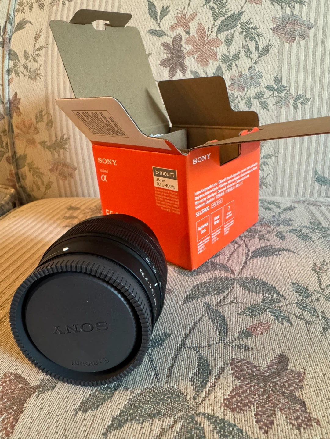 Sony FE 28-60mm F4-5.6 Alpha Full-Frame E-mount Lens - photo 4