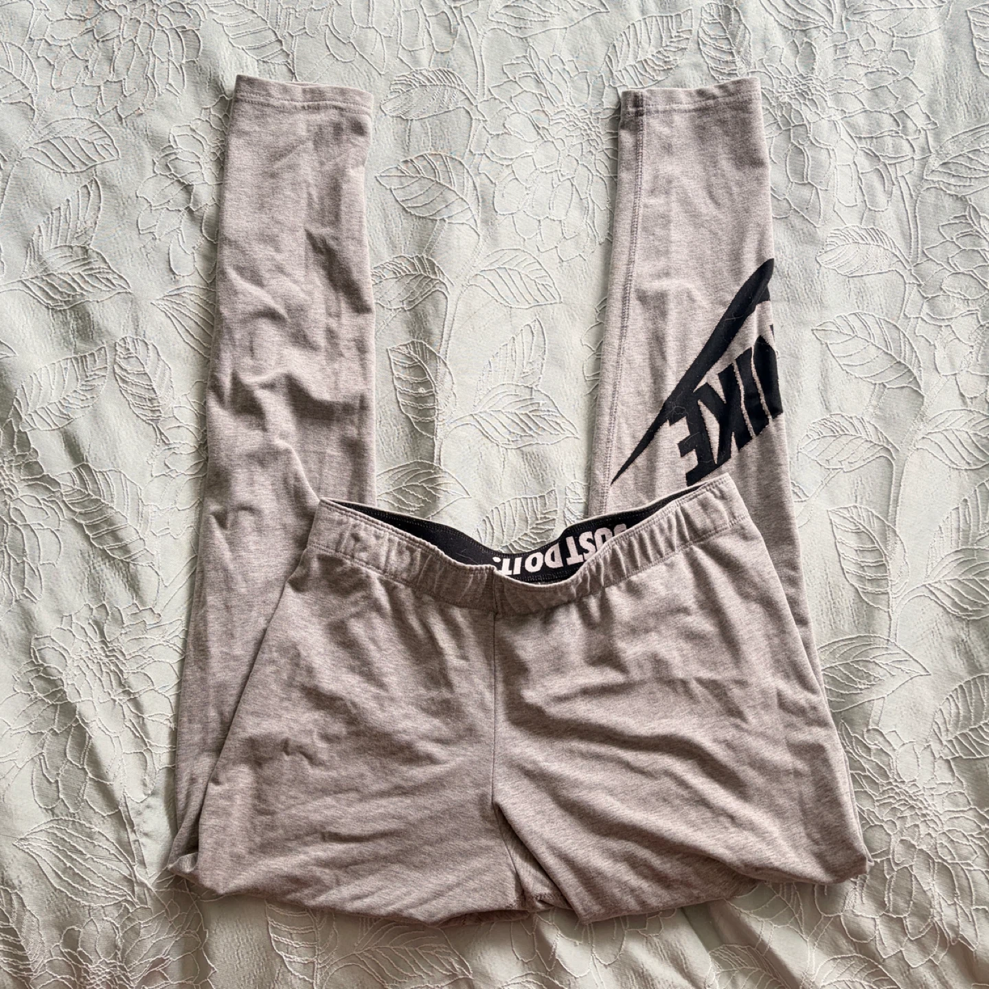 Nike Women's Grey "Just Do It" Leggings size M