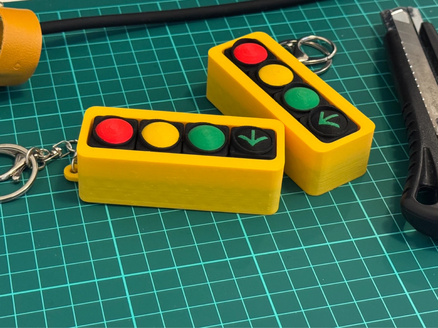Traffic Light Clicker Keychain BC version with left turn - photo 4