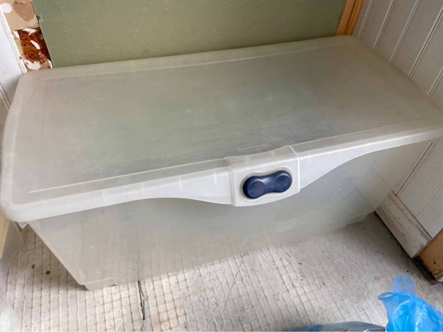 4 different size bins. - photo 4