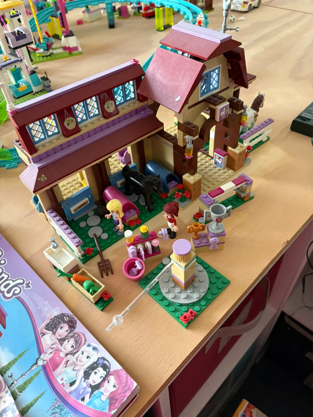Lego friends heart lake riding club - photo 2