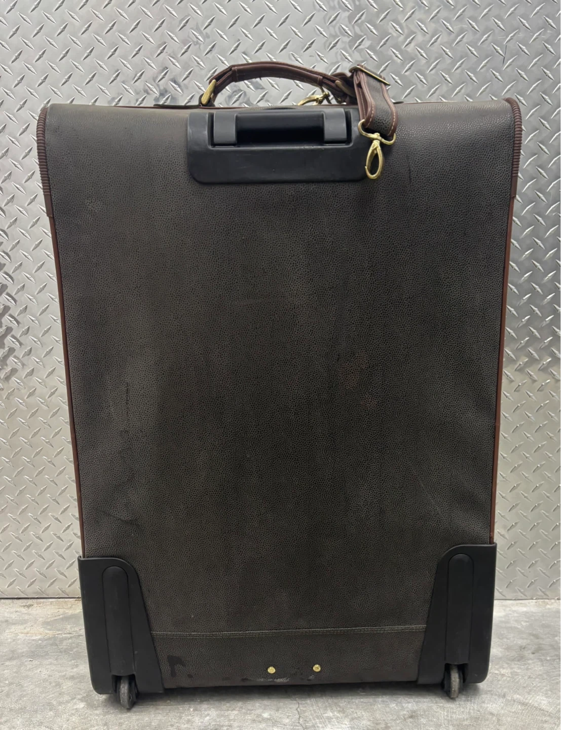 Leisure International Large  Brown Wheeled Suitcase - photo 4