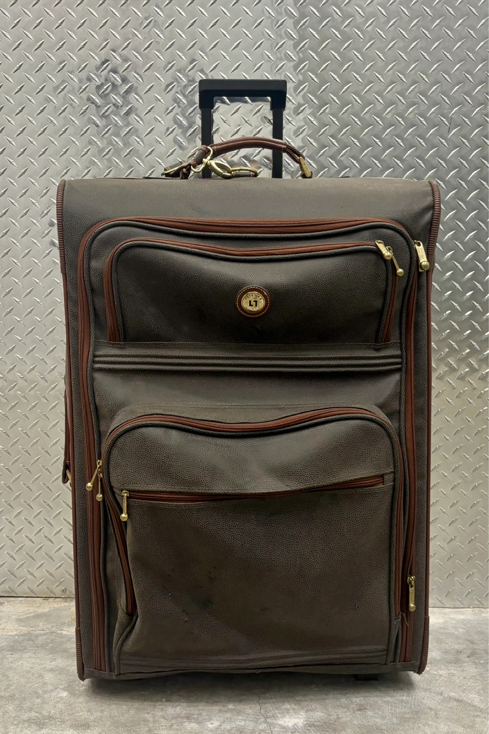Leisure International Large  Brown Wheeled Suitcase