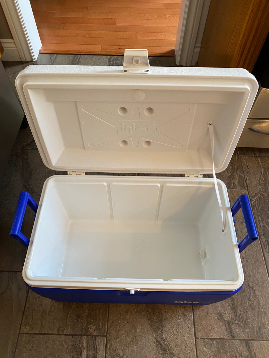 IGLOO Legend 54 Cooler with Ruler Lid