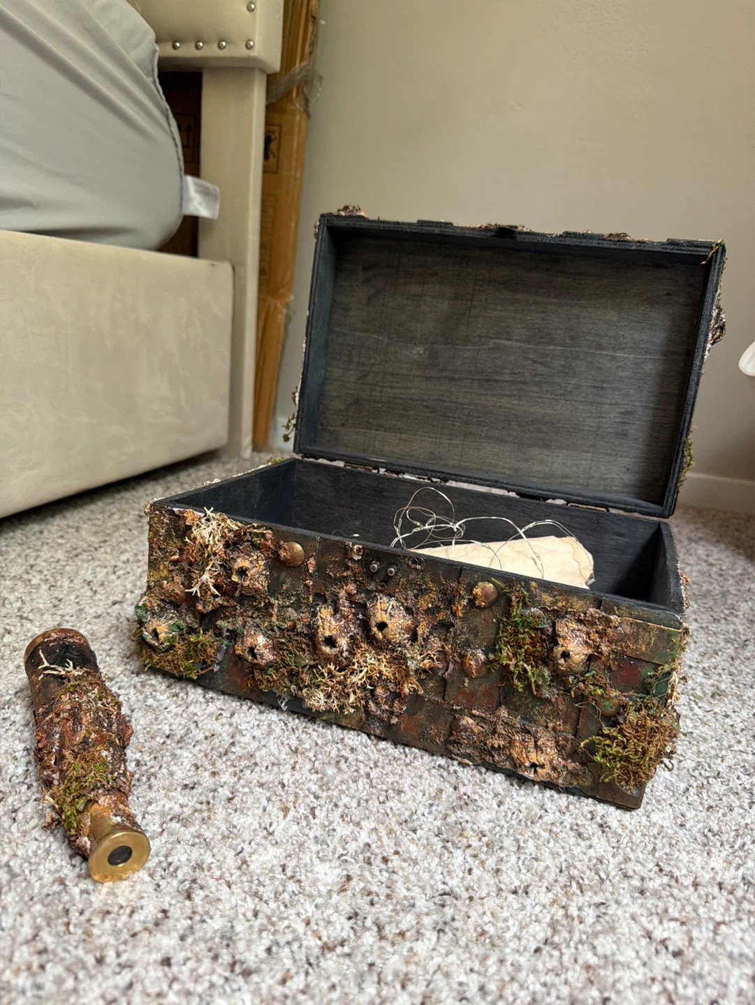 Themed Treasure Chest with Spyglass Accessory