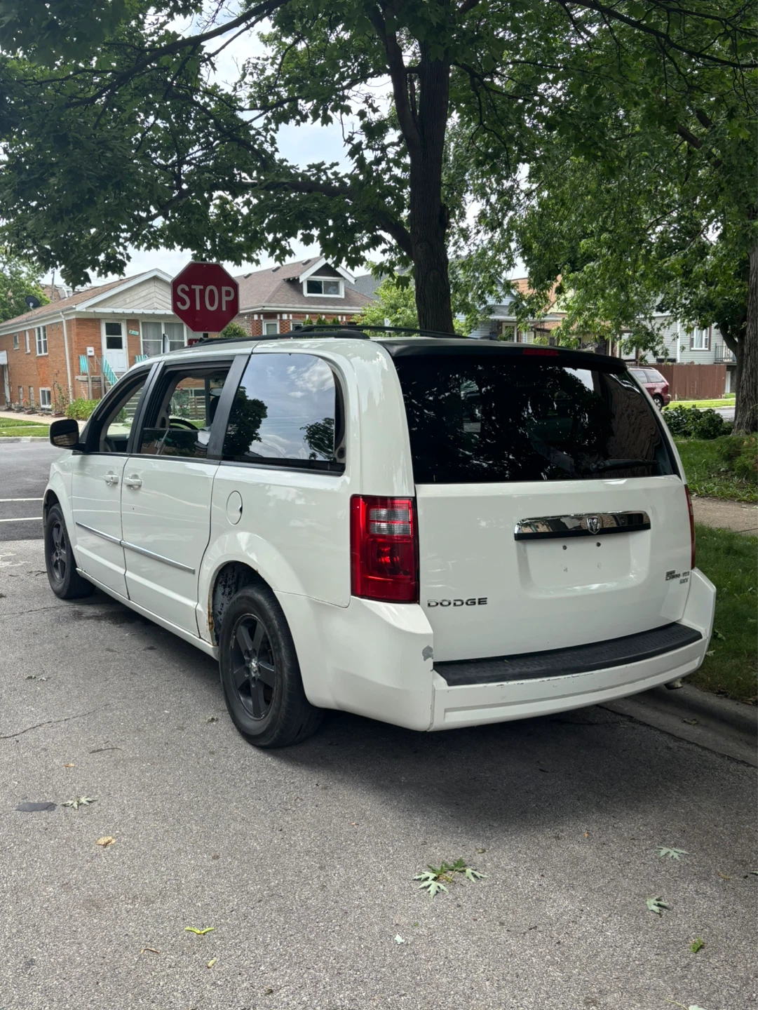2010 Dodge Grand Caravan Minivan - photo 2