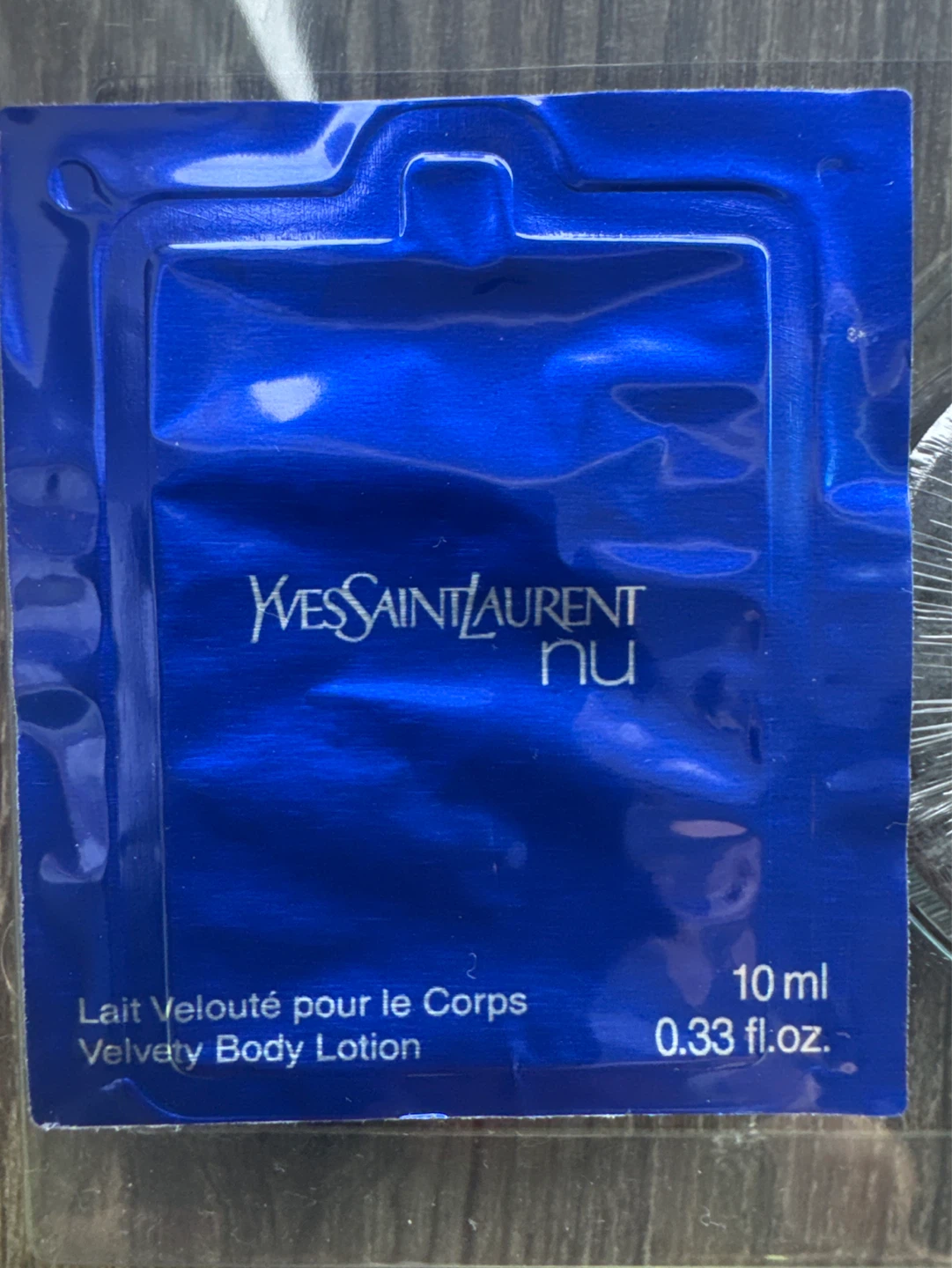 Yves Saint Laurent Nu Gentle Bath and Shower Gel Sample - photo 2