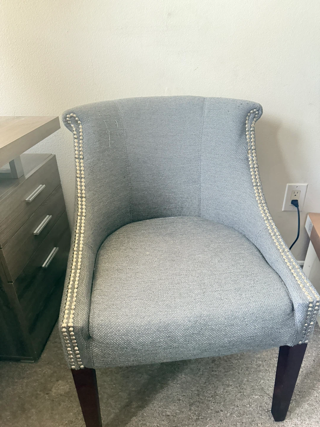 Gray Accent Chair – Comfortable & Stylish | Move-Out Sale