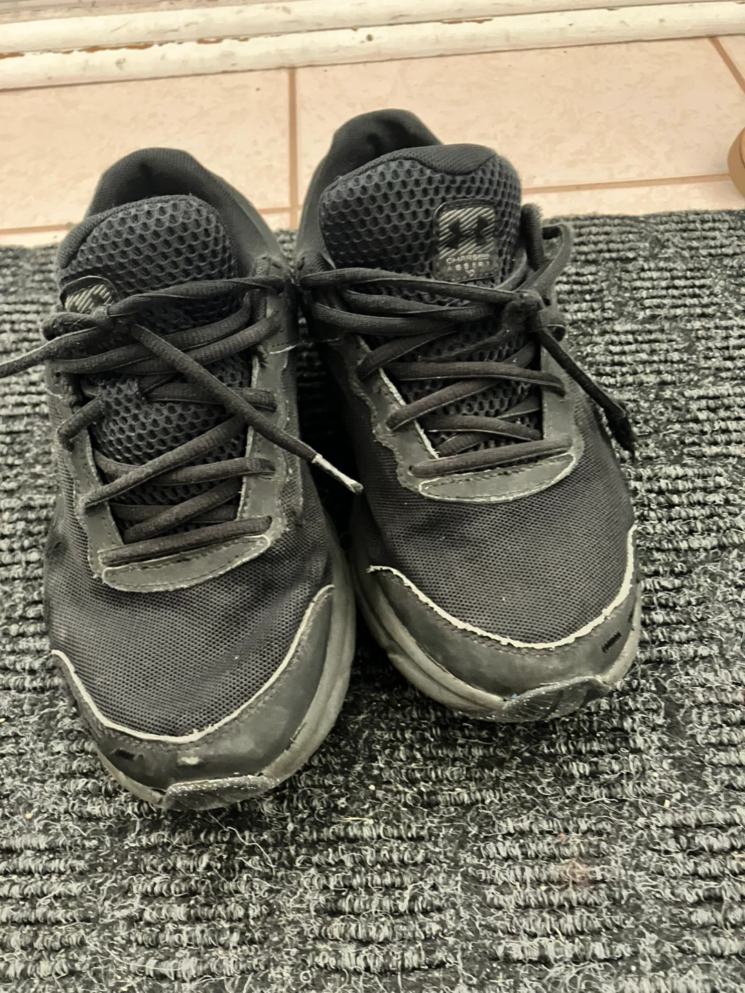 Size 9 men’s shoes
